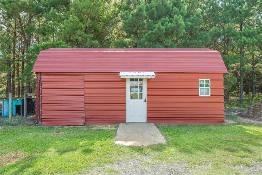 Exterior details and patio area of a home in , Ben Wheeler (Image 21).