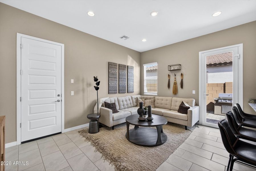 12_6x7a2045 12_6x7a2045