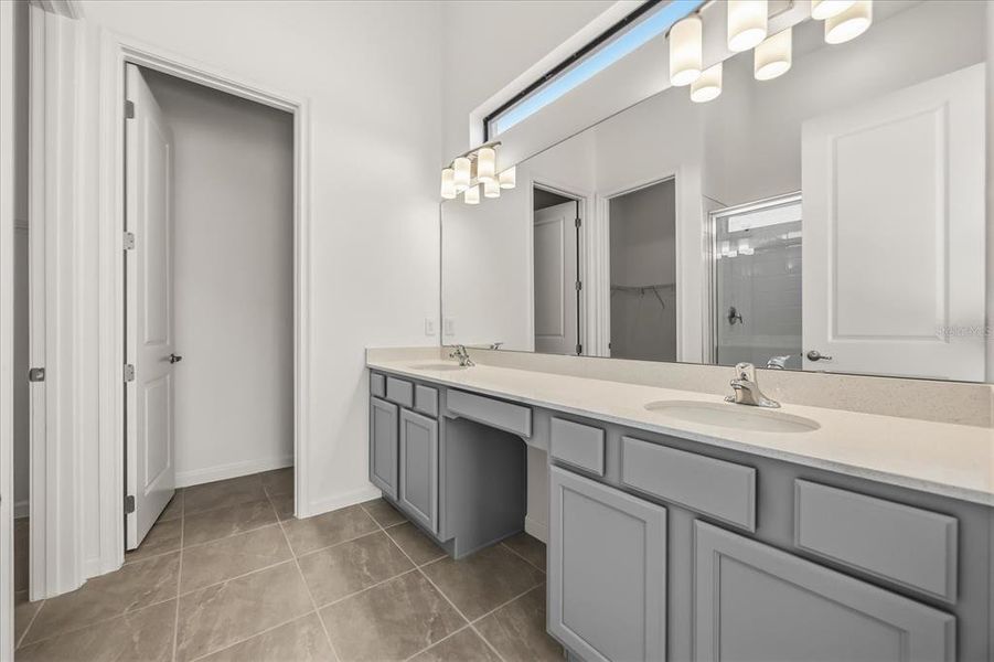 Furnished interior view inside a new home in , Orlando (Image 15).