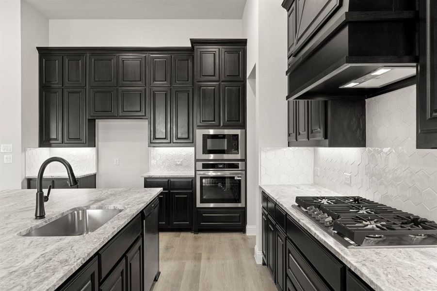 16. 6625 Emerson - Kitchen (3)