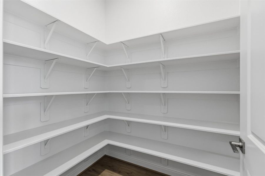 Spacious, unfurnished interior of a new home in Sundance Cove, Crosby (Image 19).