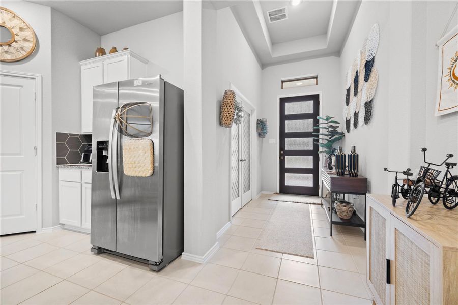 Furnished interior view inside a new home in Candela, Richmond (Image 7).
