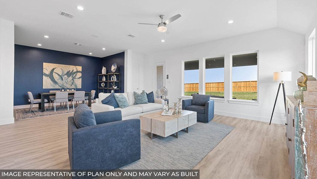 Furnished interior view inside a new home in Silverthorne, Conroe (Image 10). Furnished interior view inside a new home in Silverthorne, Conroe (Image 10).