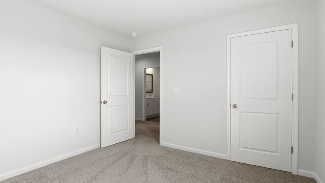 Spacious, unfurnished interior of a new home in Cedar Gap, Fountain Inn (Image 26).