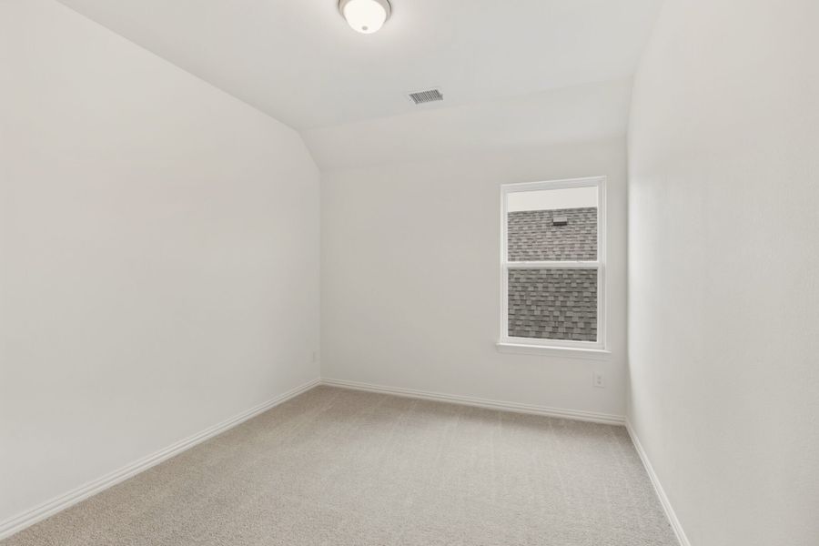 Spacious, unfurnished interior of a new home in Edgewater, Fate (Image 29).