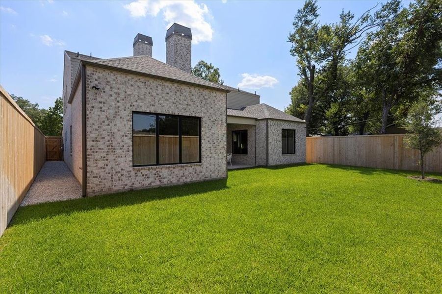 Front exterior of a new home in , Dallas, TX, highlighting curb appeal (Image 2). Front exterior of a new home in , Dallas, TX, highlighting curb appeal (Image 2).