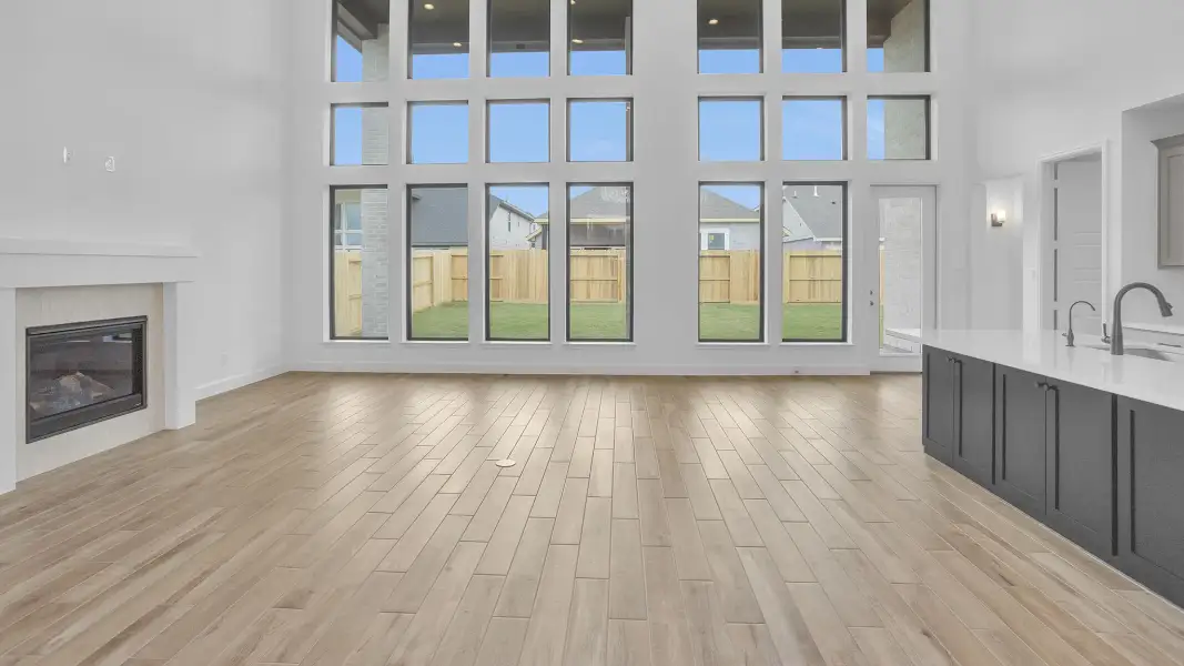 Spacious, unfurnished interior of a new home in Jubilee, Hockley (Image 8).