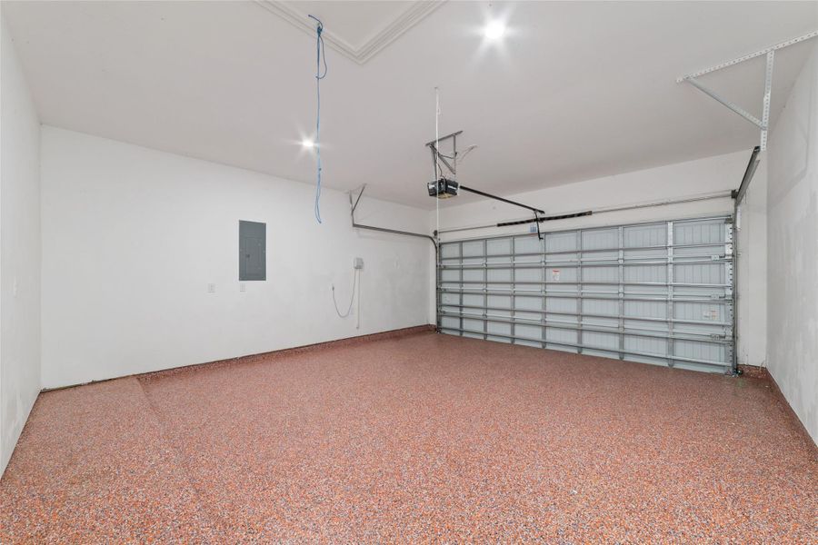 Spacious, unfurnished interior of a new home in , Fulshear (Image 25).