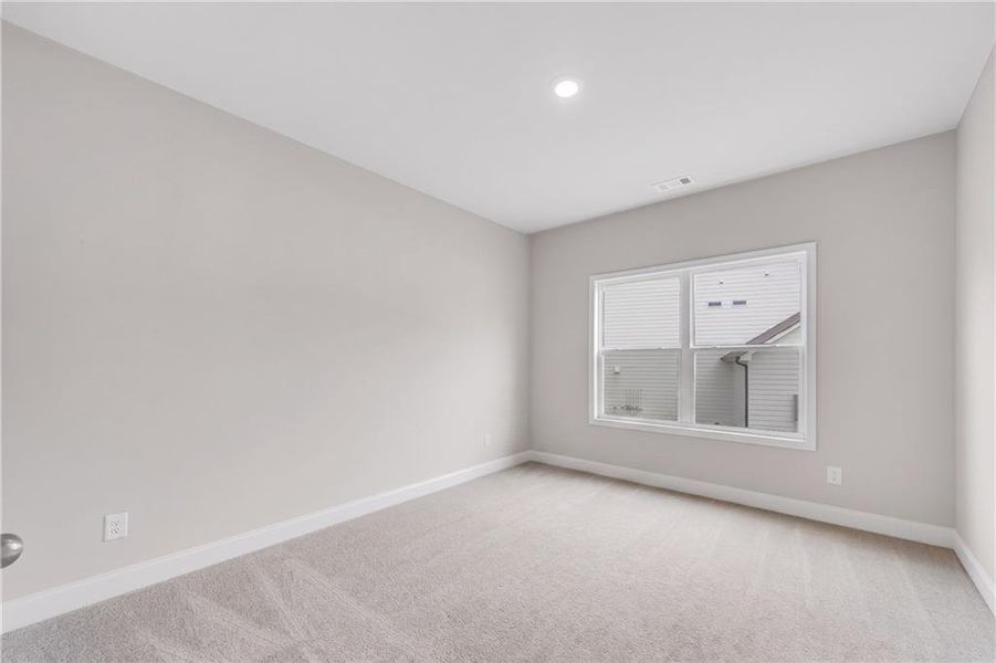 Spacious, unfurnished interior of a new home in Hidden Fields, Hoschton (Image 24).