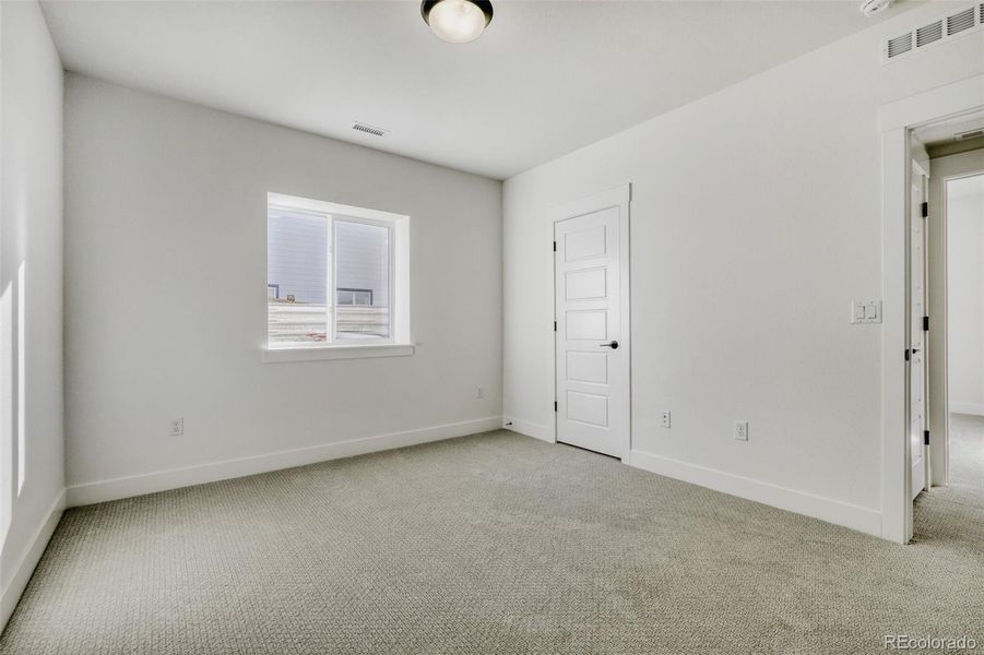 Spacious, unfurnished interior of a new home in Timber Ridge, Colorado Springs (Image 23).