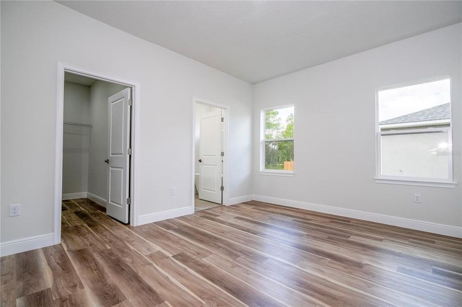 Spacious, unfurnished interior of a new home in , Ocala (Image 55).