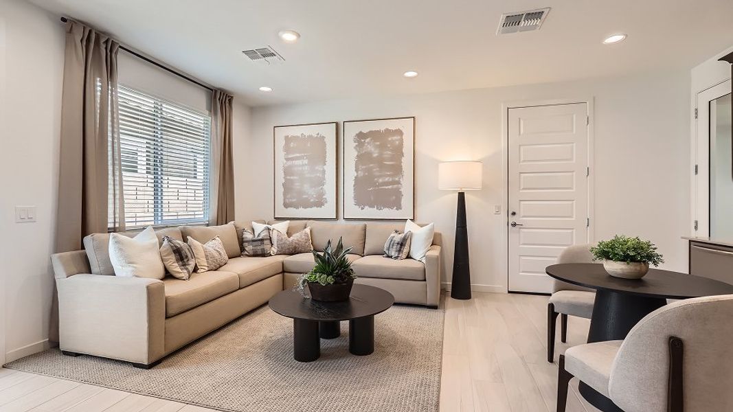 3580 Latitude NG Living 1of2 F1 Base7