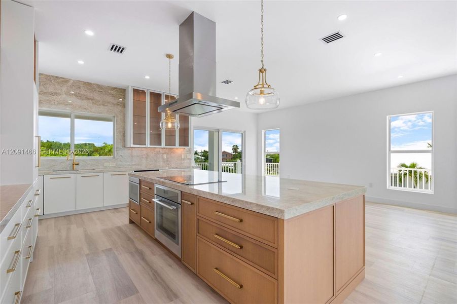 Furnished interior view inside a new home in , Tavernier (Image 20).