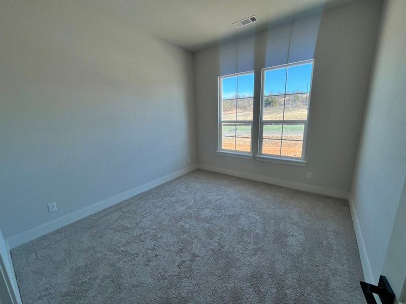 Spacious, unfurnished interior of a new home in Eagle Ridge Estates, Weatherford (Image 5).