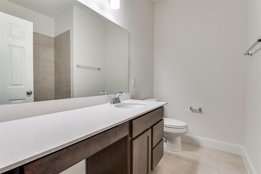 Furnished interior view inside a new home in Cottonwood Creek, Seagoville (Image 6). Furnished interior view inside a new home in Cottonwood Creek, Seagoville (Image 6).