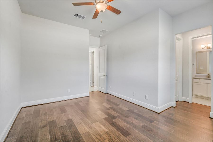 Here are those beautiful wood floors again. Here are those beautiful wood floors again.