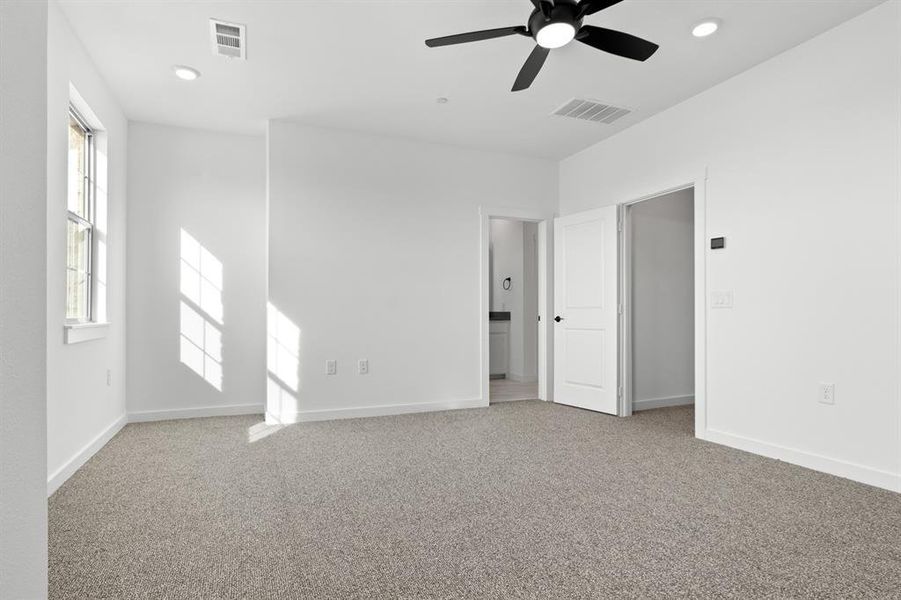 018-1232Armstrong-TheColony-TX-75056-PrimaryBedroom.jpg-FULL