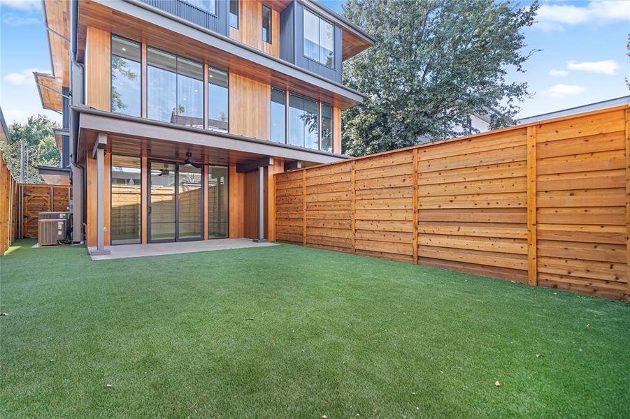 Exterior details and patio area of a home in , Dallas (Image 24).
