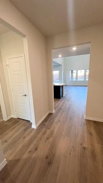 Spacious, unfurnished interior of a new home in Winchester Crossing, Princeton (Image 7).