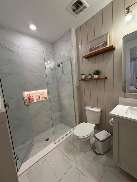 Furnished interior view inside a new home in , Winter Garden (Image 31).