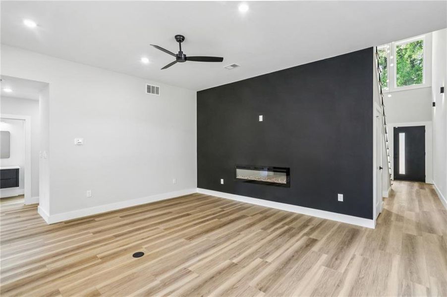 Spacious, unfurnished interior of a new home in , East Point (Image 7).
