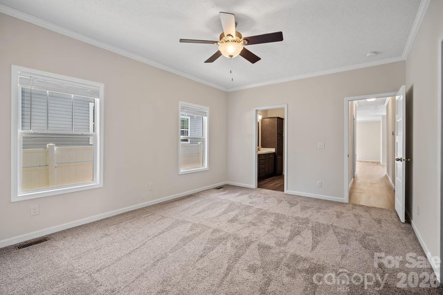Spacious, unfurnished interior of a new home in , Asheville (Image 20).