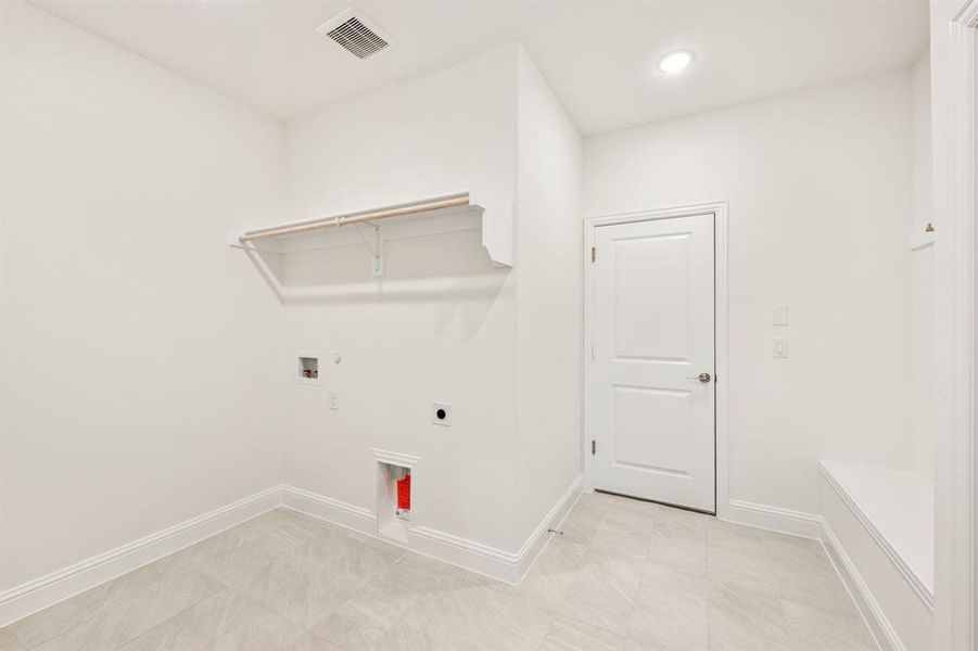 Spacious, unfurnished interior of a new home in ArrowBrooke, Aubrey (Image 38). Spacious, unfurnished interior of a new home in ArrowBrooke, Aubrey (Image 38).