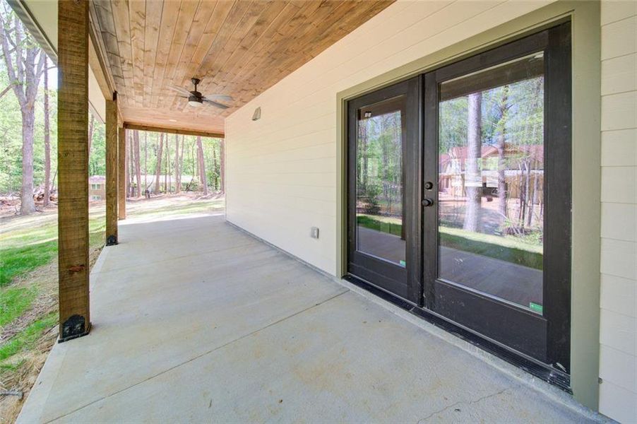 Exterior details and patio area of a home in , Dawsonville (Image 4).