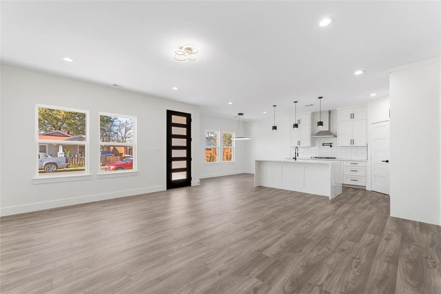 Furnished interior view inside a new home in , Dallas (Image 12).