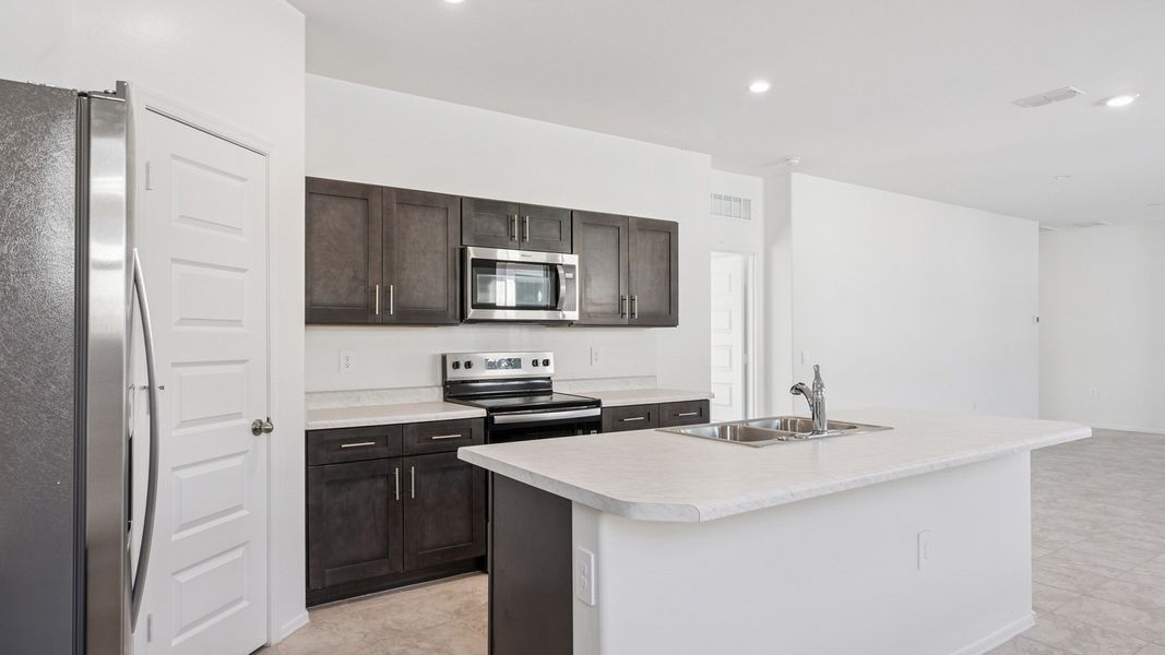 Representative furnished interior of a home built from the Harper by D.R. Horton in Elena Trails, Maricopa (Image 5). Representative furnished interior of a home built from the Harper by D.R. Horton in Elena Trails, Maricopa (Image 5).