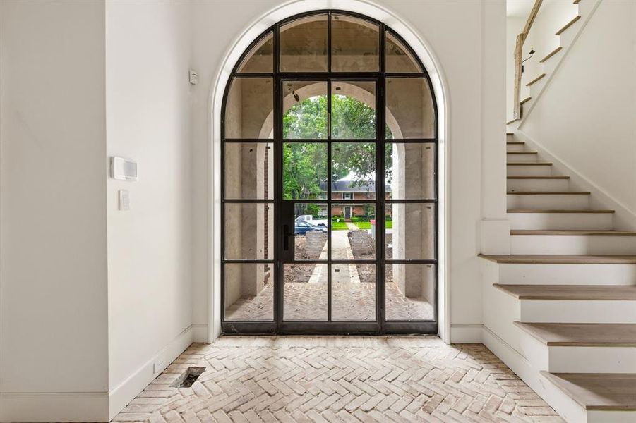 Spacious, unfurnished interior of a new home in , University Park (Image 14).