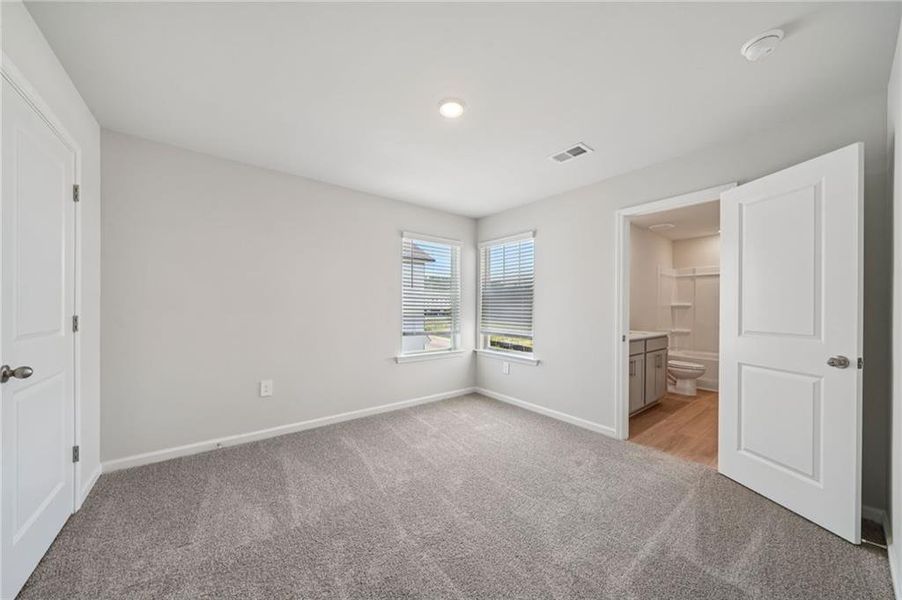 Spacious, unfurnished interior of a new home in , Conyers (Image 18).