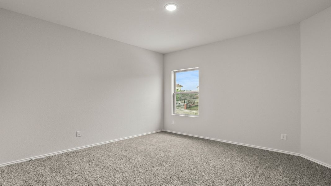 Spacious, unfurnished interior of a new home in Somerset Trails, San Antonio (Image 16). Spacious, unfurnished interior of a new home in Somerset Trails, San Antonio (Image 16).