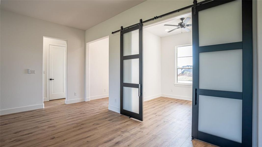 Spacious, unfurnished interior of a new home in , Burleson (Image 27). Spacious, unfurnished interior of a new home in , Burleson (Image 27).