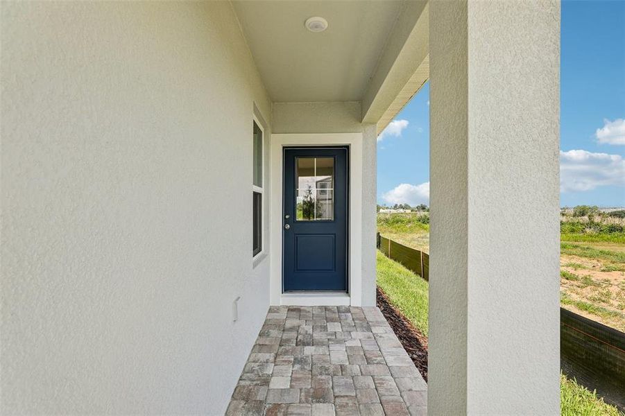 Exterior details and patio area of a home in Hamilton Bluff, Haines City (Image 17).