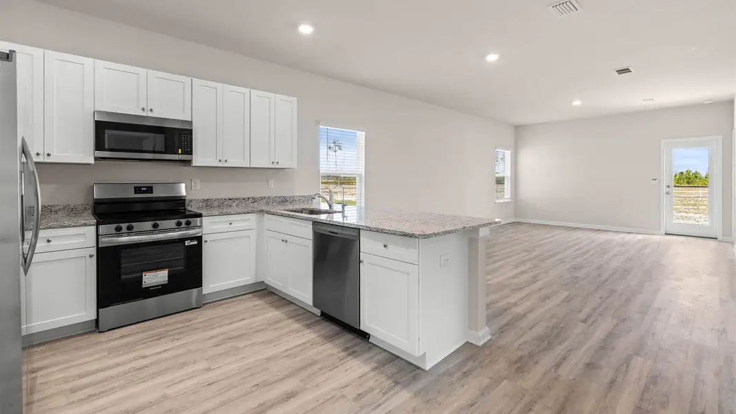 Furnished interior view inside a new home in Liberty, Panama City (Image 7).