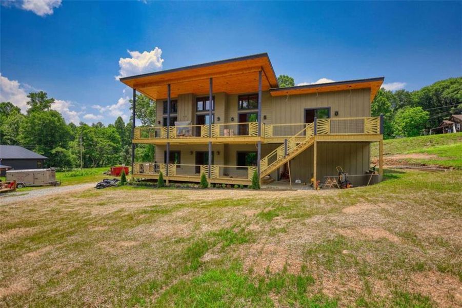 Exterior details and patio area of a home in , Blue Ridge (Image 9).