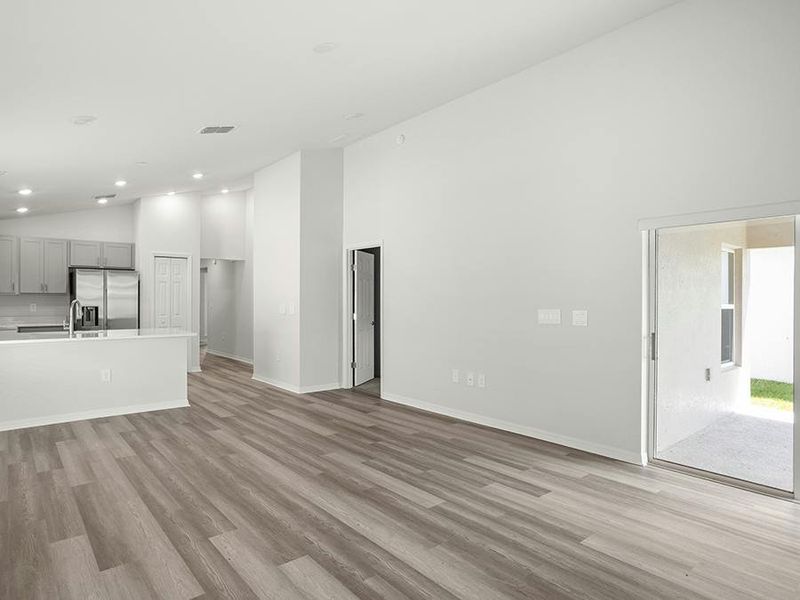 Sunny, open-layout, 3-bedroom home for sale in Winter Haven, FL!
