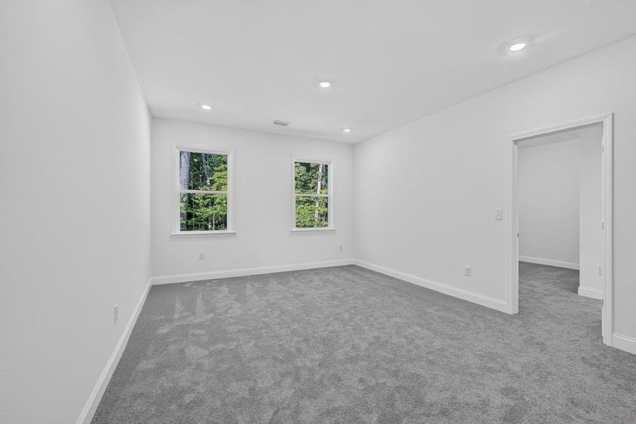 Spacious, unfurnished interior of a new home in Nichols Farm, Dacula (Image 25).