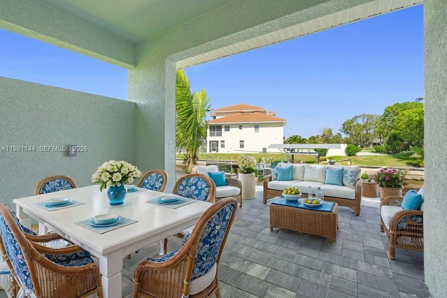 Exterior details and patio area of a home in , Cape Coral (Image 24).