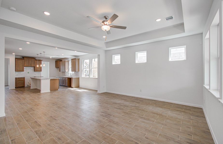 Spacious, unfurnished interior of a new home in Harmony Cove, Humble (Image 29).