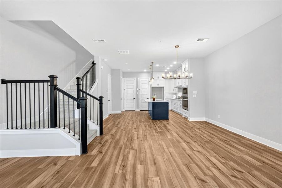 Spacious, unfurnished interior of a new home in Hillside at Las Colinas, Irving (Image 34).