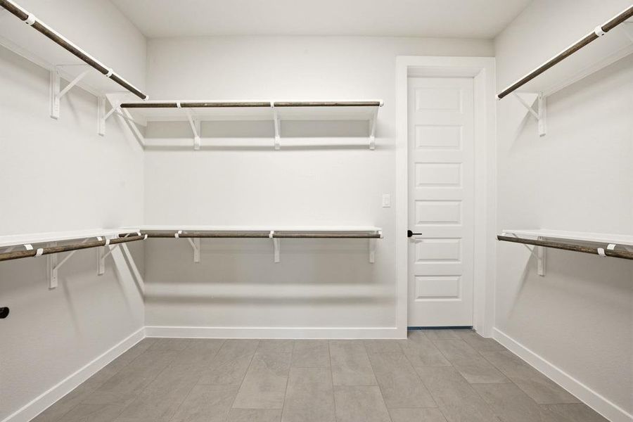 Spacious, unfurnished interior of a new home in Heritage, Dripping Springs (Image 36).