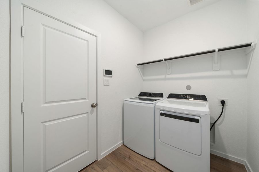 Furnished interior view inside a new home in Lago Mar: Fairway Collections, Texas City (Image 6). Furnished interior view inside a new home in Lago Mar: Fairway Collections, Texas City (Image 6).