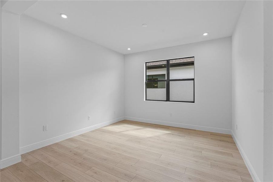 Spacious, unfurnished interior of a new home in Woodland Preserve, Parrish (Image 20).