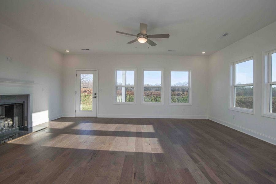 *Photo of example home. Selections and Finishes May Vary.*