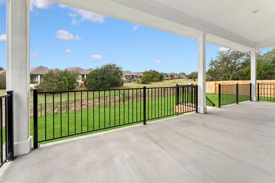 Exterior details and patio area of a home in La Cima, San Marcos (Image 4).