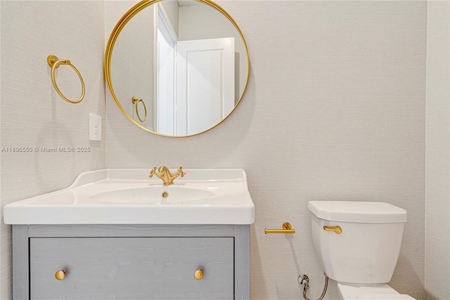 Close-up of interior finishes inside a home in , Davie (Image 17). Close-up of interior finishes inside a home in , Davie (Image 17).