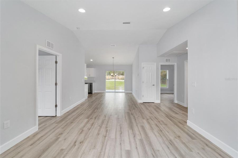 Spacious, unfurnished interior of a new home in , Dunnellon (Image 30).