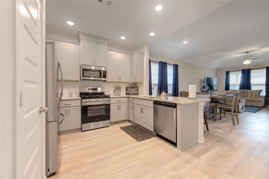 KITCHEN KITCHEN